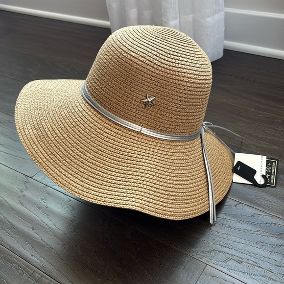 Nicole Marciano UPF 50+ floppy Sun Hat,star stud,silver band trim, 4” brim - Picture 1 of 9